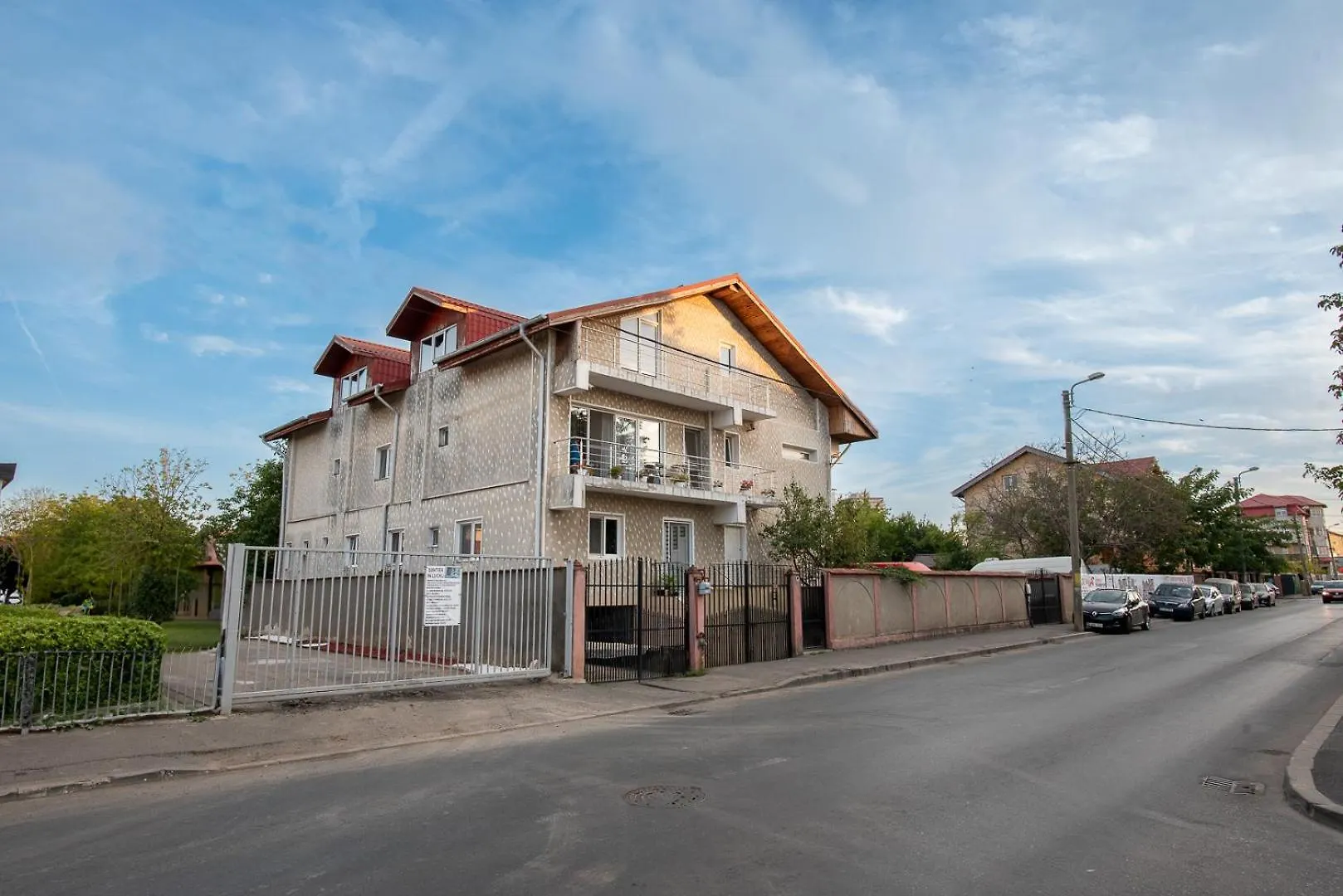 5 Bedrooms Luxury Apartment Villa Bucharest Guest house